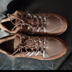 New Balance men's/women's hiking/walking shoes