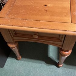 Beautiful end table 