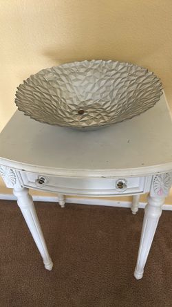 White table with drawer and center dish