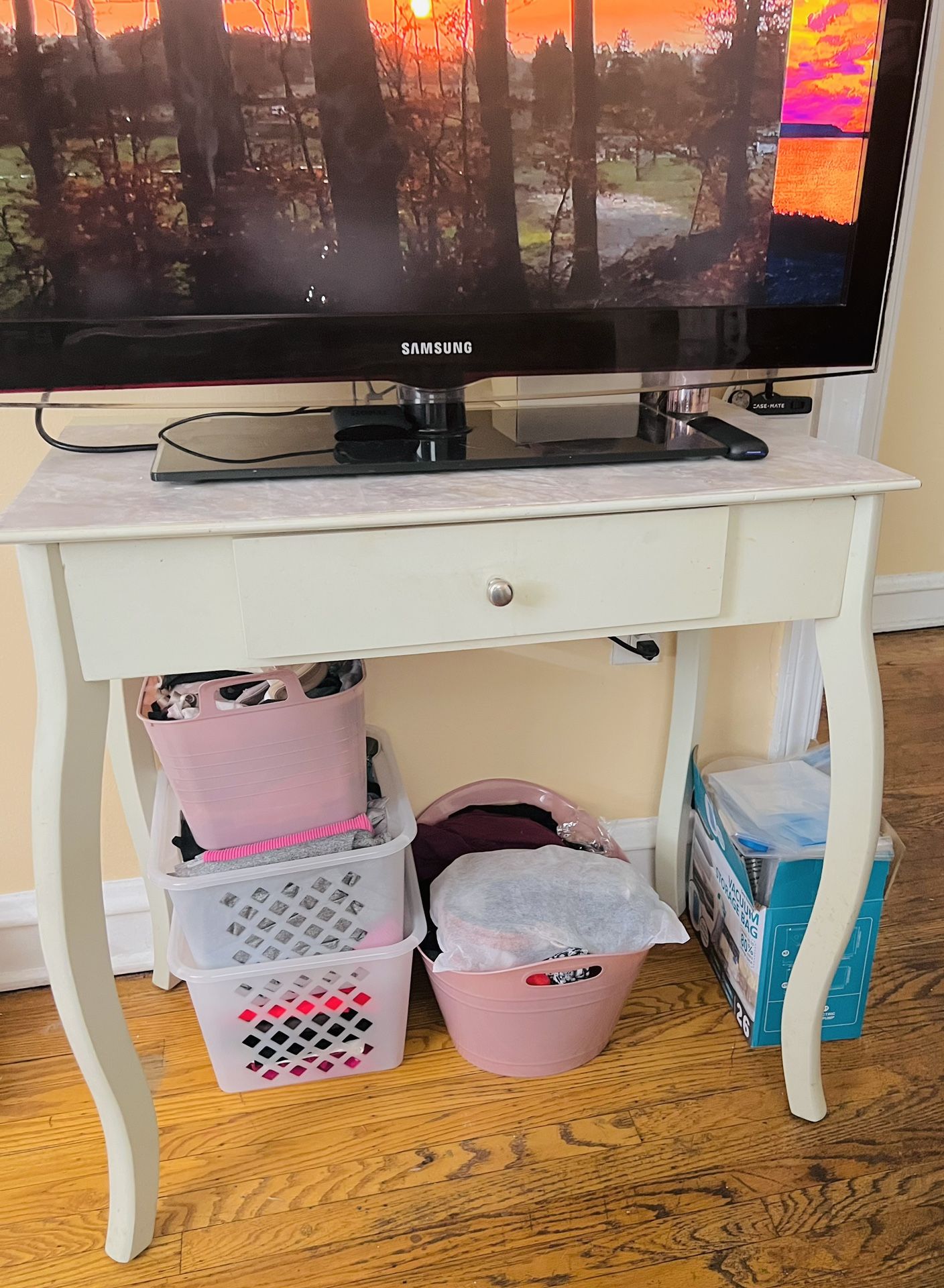 $50 Desk, also has small Vanity Mirror