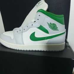 Air Jordan 1 Retro Men Size 8 New & Authentic 