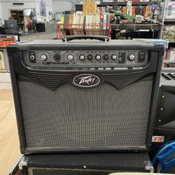 PEAVEY AMP