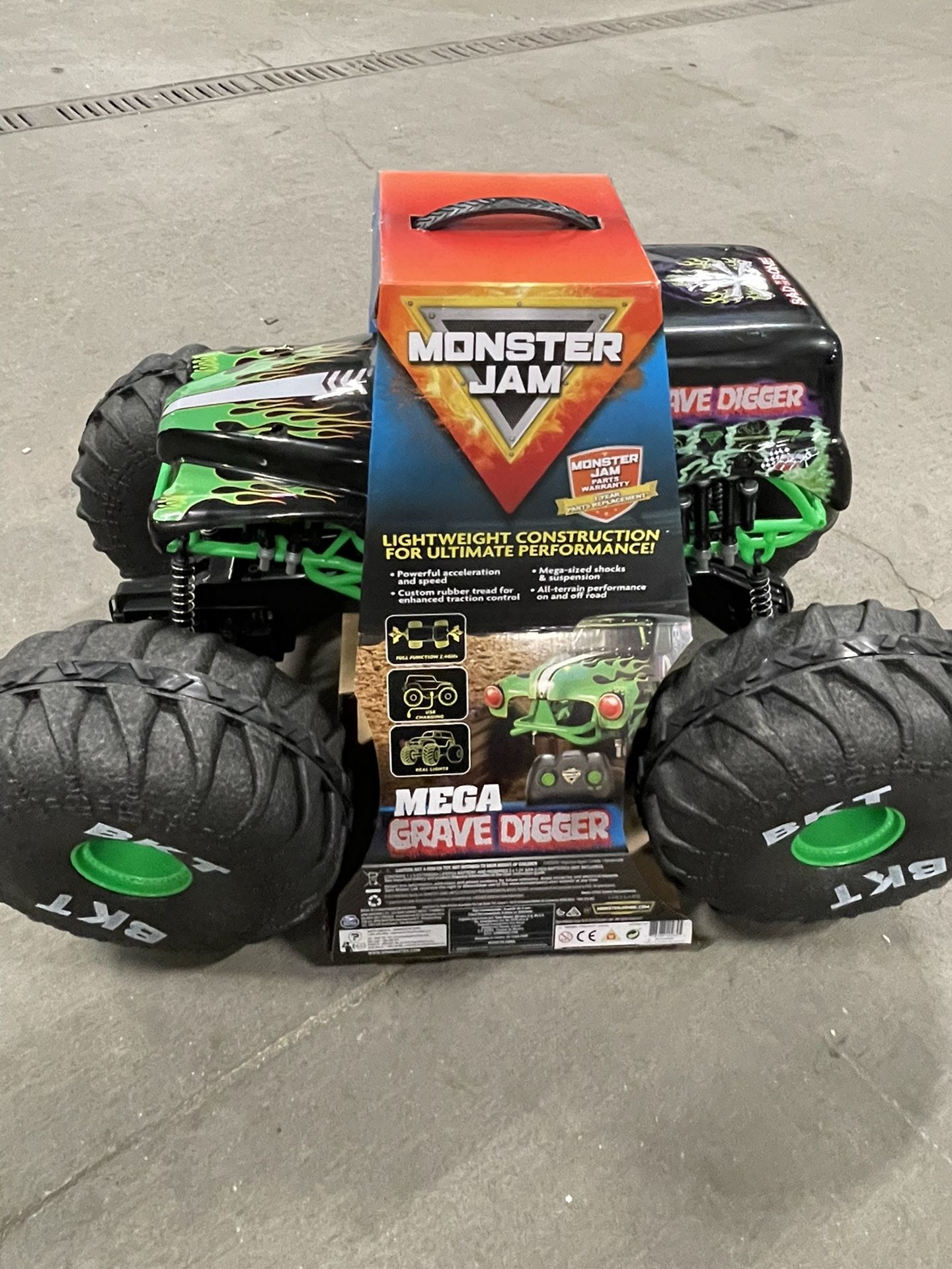 Monster Jam, Official Mega Grave Digger All Terrain Remote Control