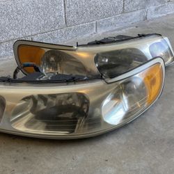 OEM 2000 Lincoln Town Car Cartier Headlights (Driver & Passenger Sides)