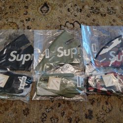 Supreme Windstopper Facemask And Zip Gloves