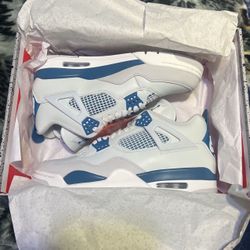 Air Jordan 4 'Military Blue'