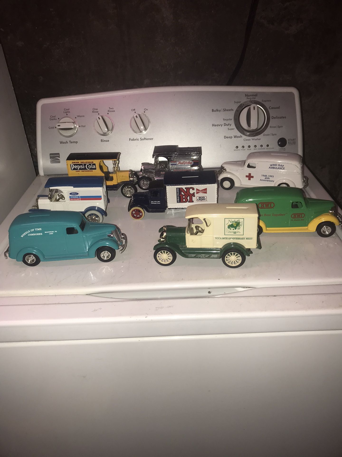 Vintage Eartl Piggy Banks!! Die Cast Truck Banks!