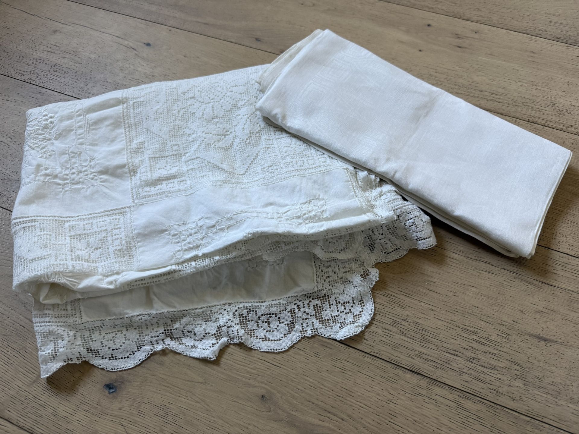 2 White Tablecloths
