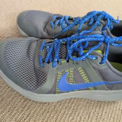 Men's Nike Shoes Size 7.5 U.S