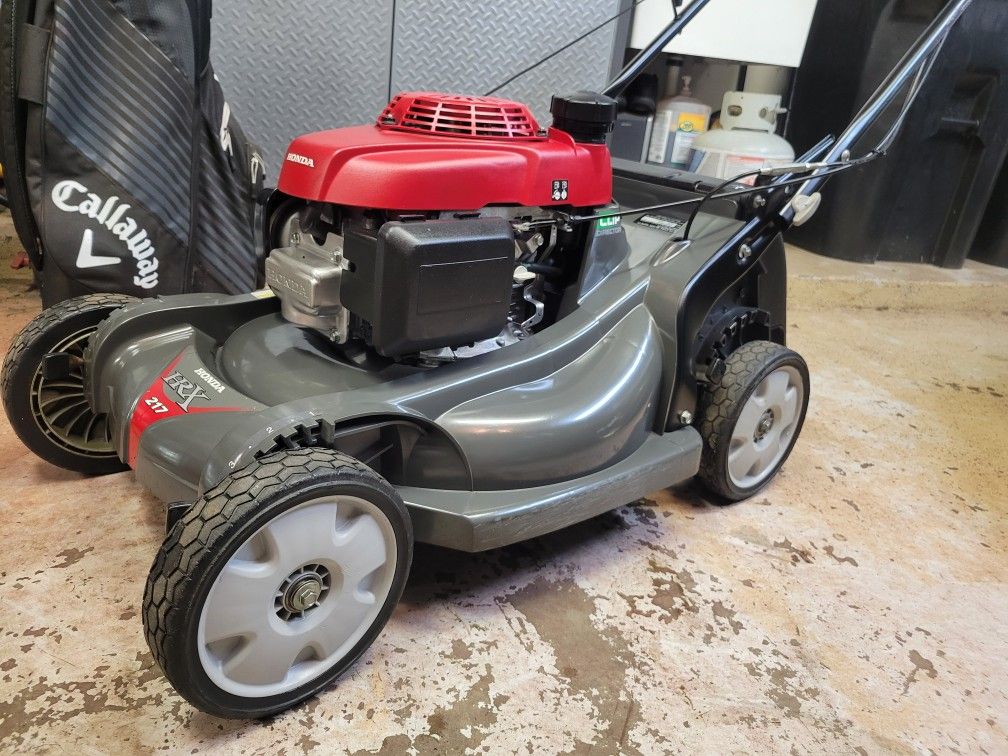 Honda HRX217 Self Propelled Lawn Mower