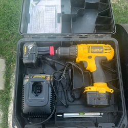 DEWALT 12v Drill With 2 Batteries And Case 