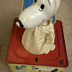 Mattel Snoopy in the Music Box Jack-in-the-Box Vintage 1950’s