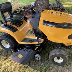 cheap cub cadet xt1 riding mower!! 100 hour!