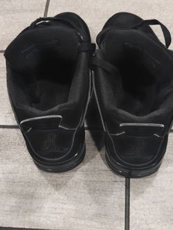 Jordan 4 black