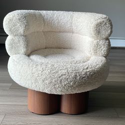 Luxury Lana Accent Chair