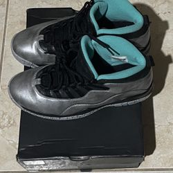 Jordan 10 Lady Liberty Size 8.5 Pick Up Only  willing to negotiate 