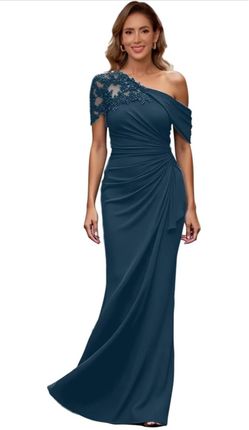 Elegant Navy Blue One-Shoulder Lace Evening Gown