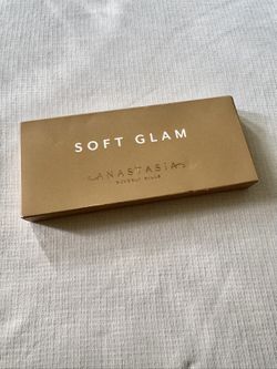 Anastasia Pallet ⭐️💐💛