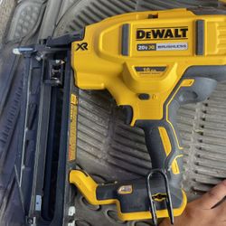 Dewalt 16GA Nailer Gun