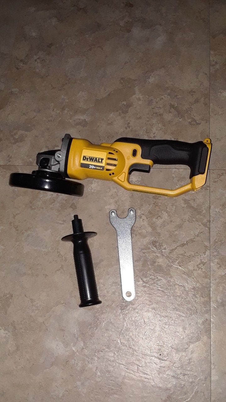 Graniadora dewalt de 4 1/2 20v max nueva tool only