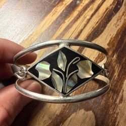 Silver Flower Cuff Braclete