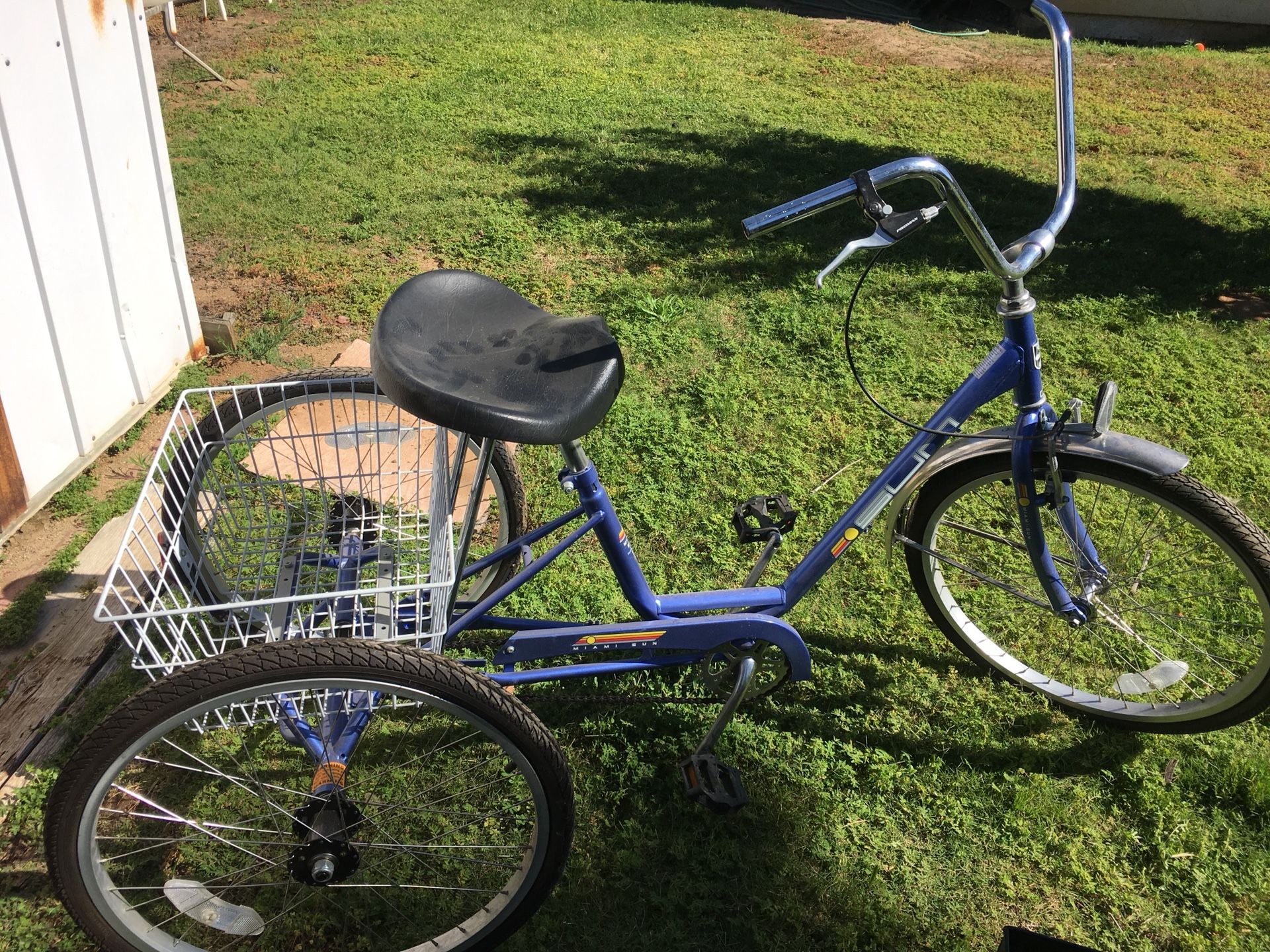 REDUCED!!! MUST SELL!!!! Miami Sun 3wheel Beach Cruizer basket for