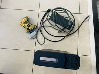 WII U BOTH CONTROLLERS AND XBOX 360120GB HDD AND THE WII U HAS MARIO KART DEULXE