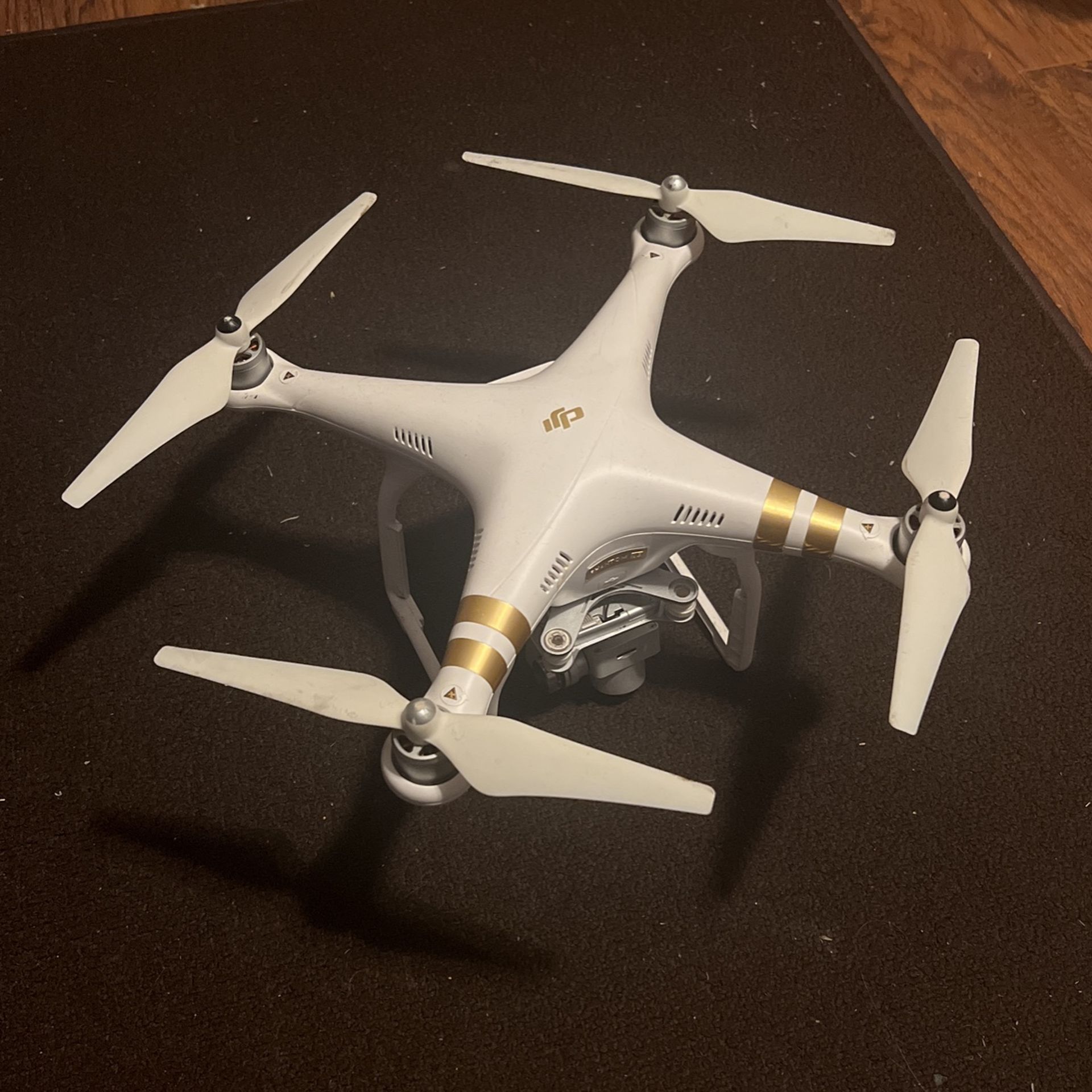 DJI Phantom 3 Se (w Charger And Controller