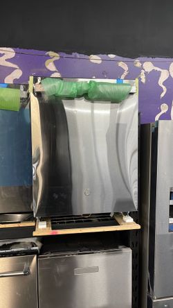 NEW GE 24” inch stainless steel dishwasher never used w/dings
