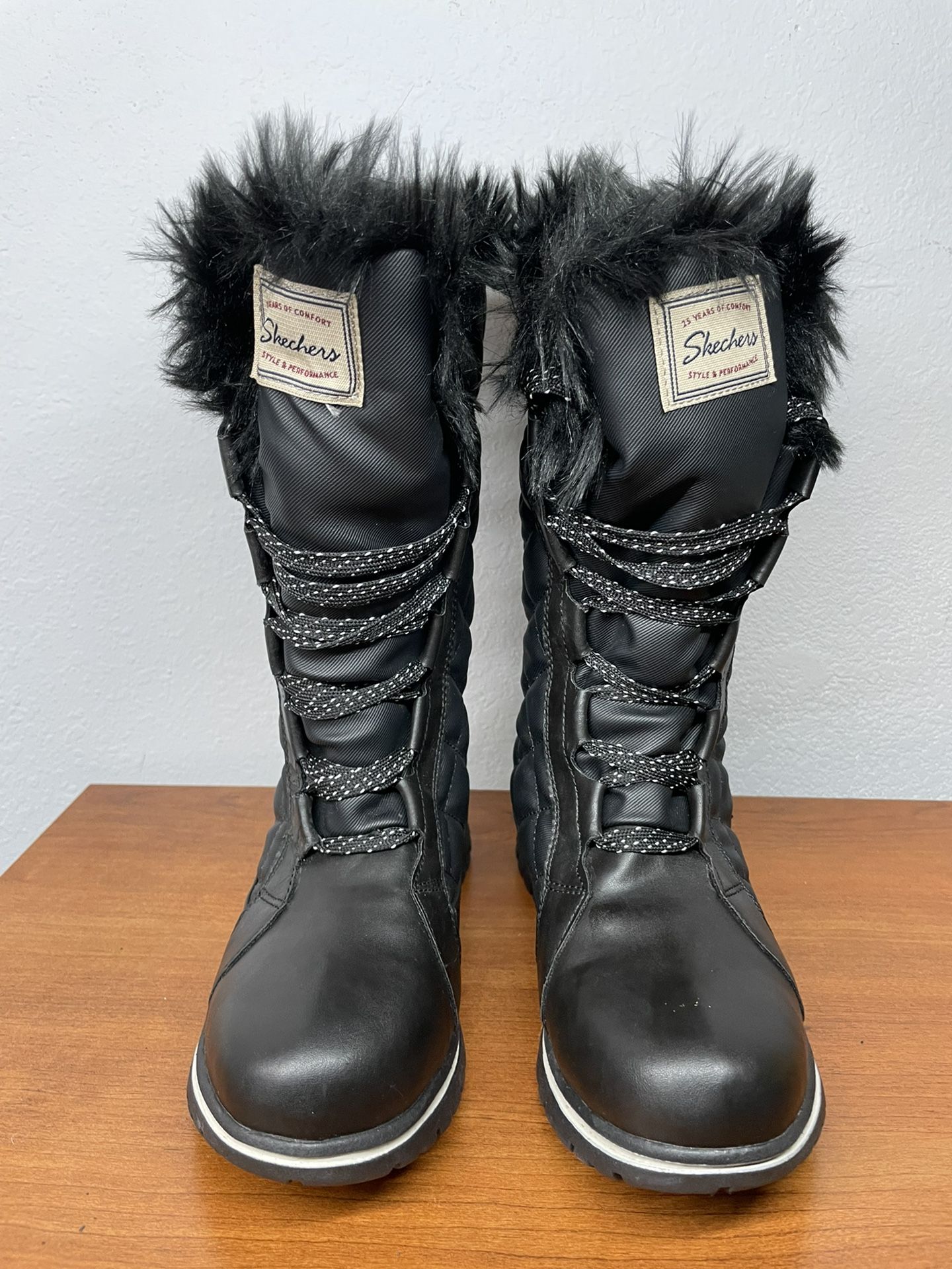 Skechers Women's Synergy-Real Estate Snow Boot - Black w/Black Lining - Size 6