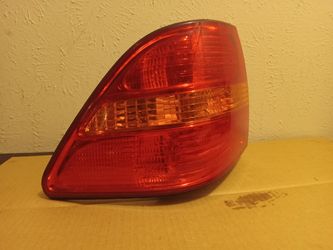 LEXUS LS430 REAR LEFT TAIL LIGHT 