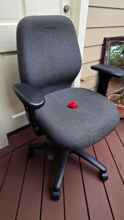 OFFICE CHAIR  Exceptional