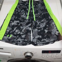 Medium Under Armour Athletic Shorts