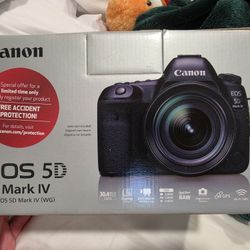 Canon Full Frame Camera Bundle — 5D Mark IV + L Lens + Portrait Lens