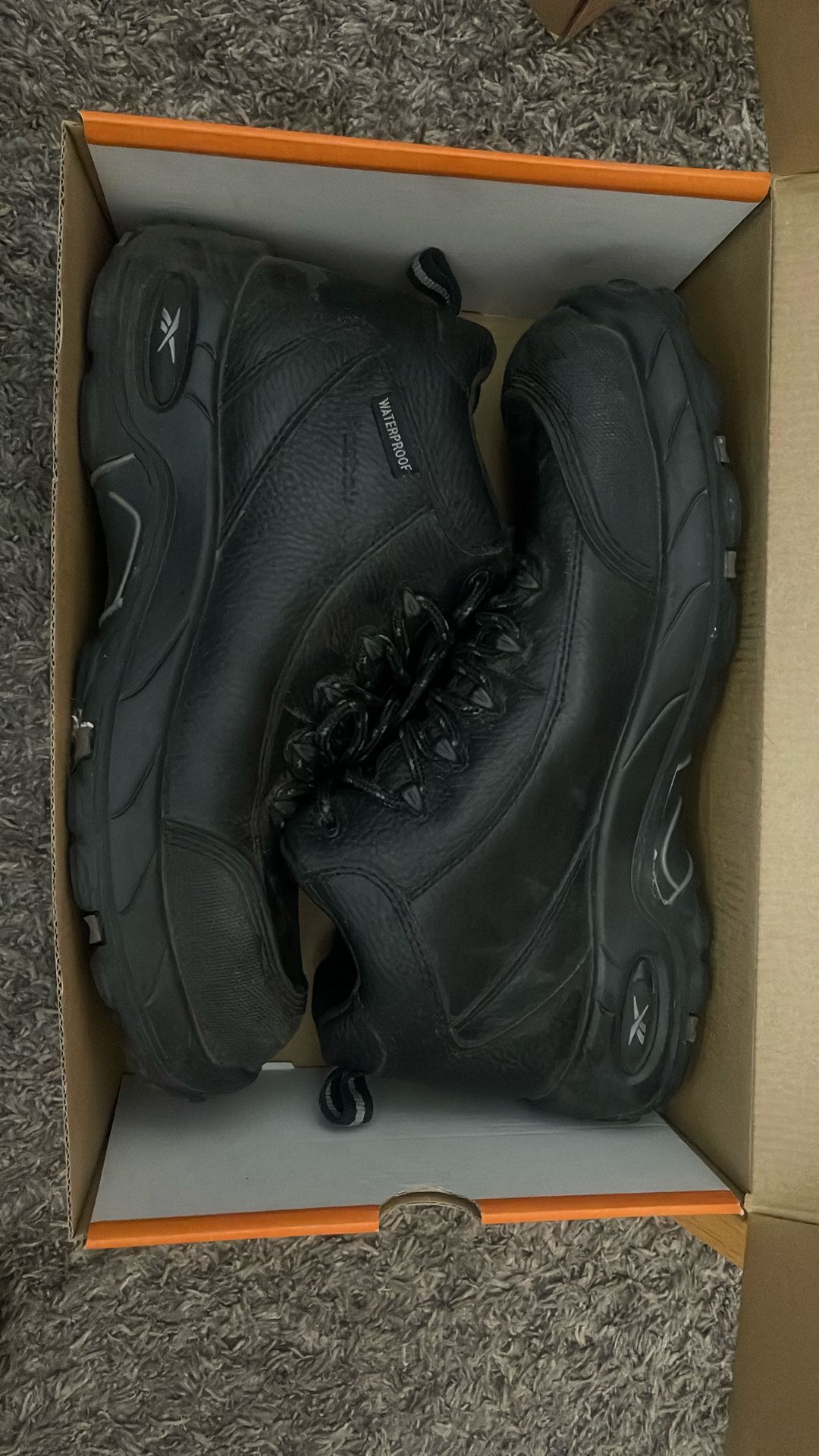 Reebok Work Waterproof Safety Shoes – Men’s Size 10.5 – Slip & Oil Resistant