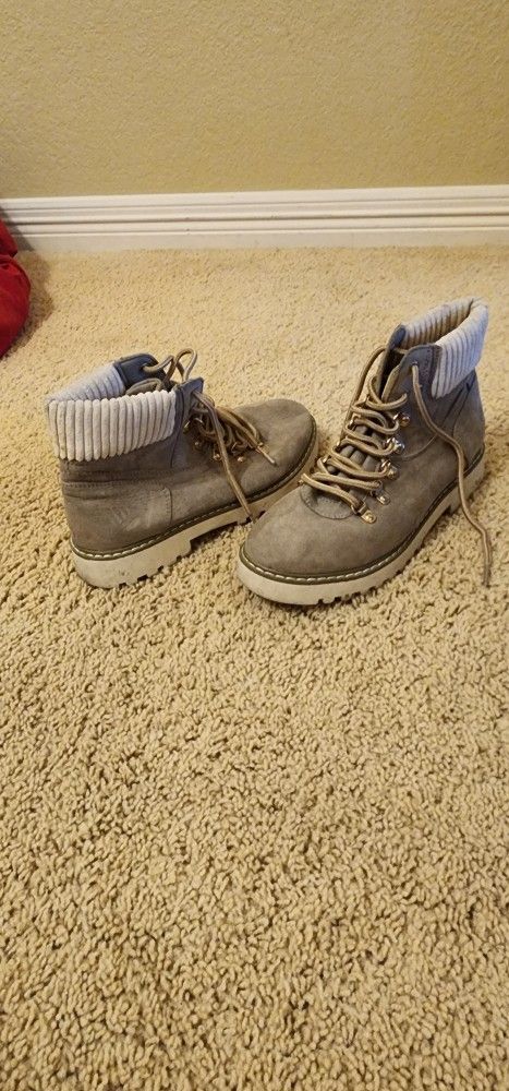 Cliffs - Women Boots - Good Condition