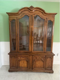Drexel Heritage French Provincial Carved Oak Lighted Breakfront Bookcase Cabinet