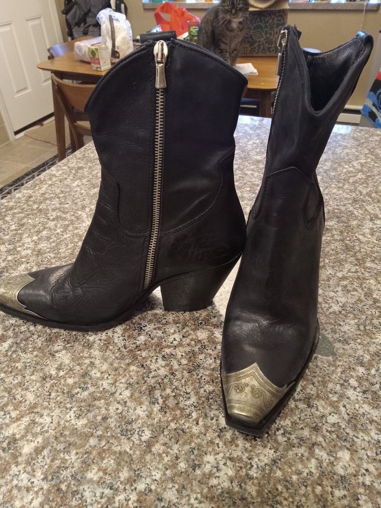 Italian Leather Boots 7.5