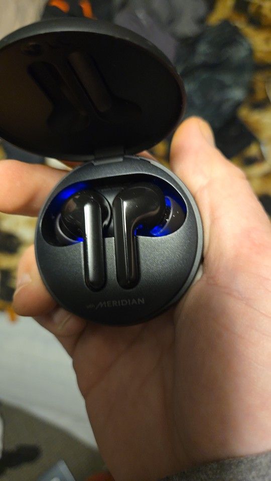 LG Tone Bluetooth Earbuds