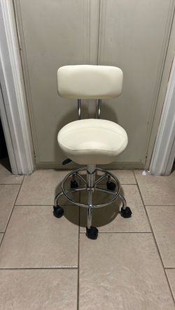 Saddle seat stool