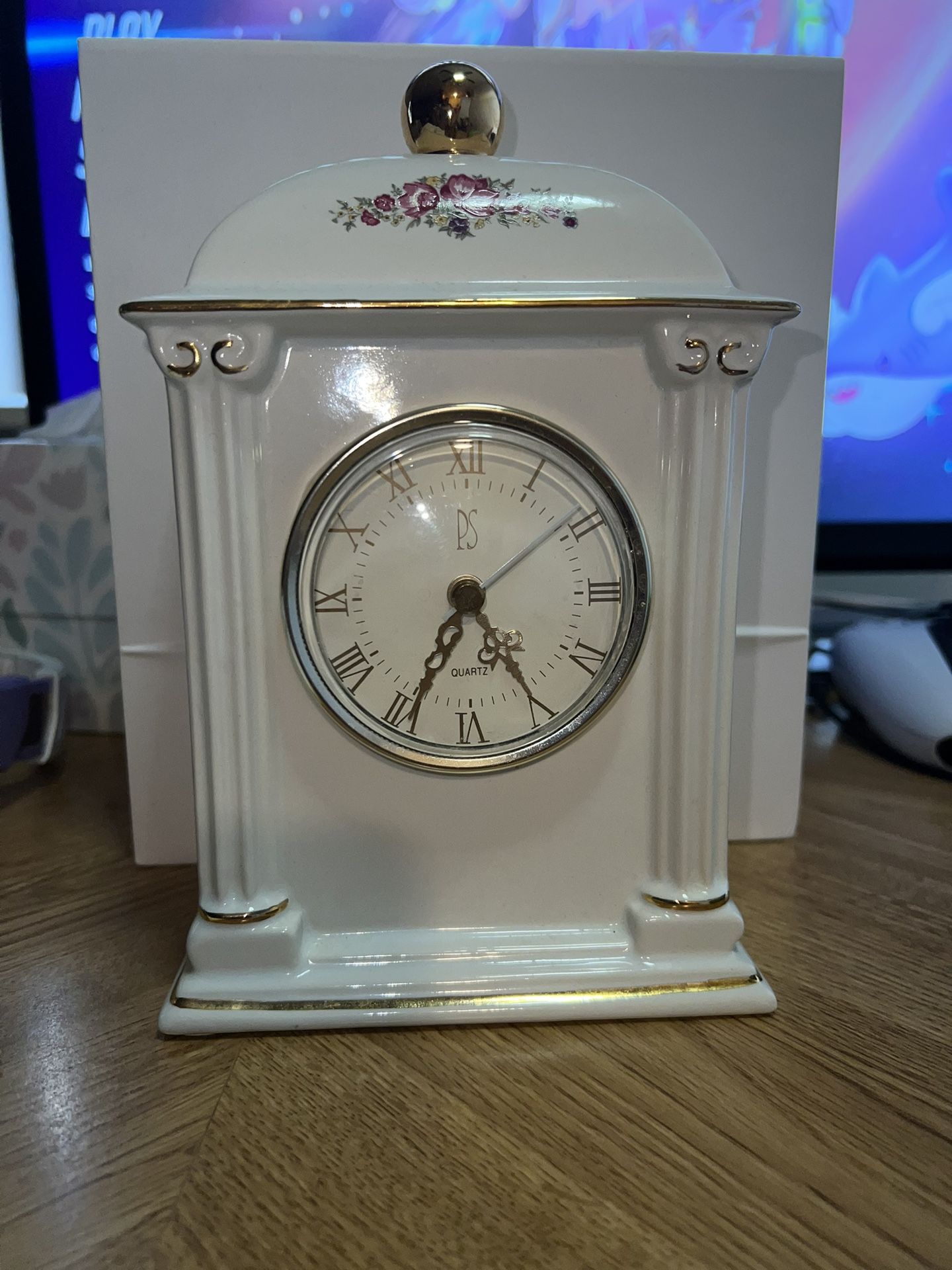Vintage Paul Sebastian White Porcelain Quartz Mantle Clock