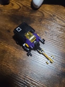 Vintage Transformers G1 insecticon Bombshell