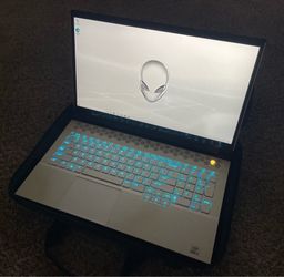 2021 Alienware m17 r4 i7 17.3in laptop
