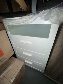 IKEA 4 drawers dresser