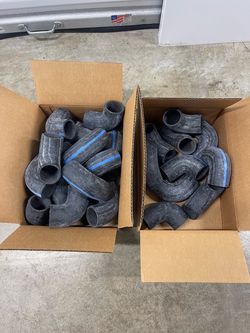 Freightliner radiator hoses 05-28635- 001 (old stock)