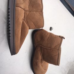 Lnew Suede In War Bearclaw Boots Size 7-8 Only $30 Firm