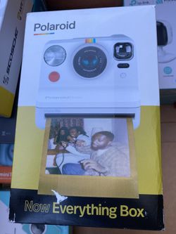 Polaroid Now Camera Gen 2 Everything Box