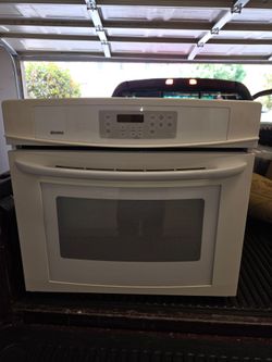 Built-in white 30 inch electric oven!