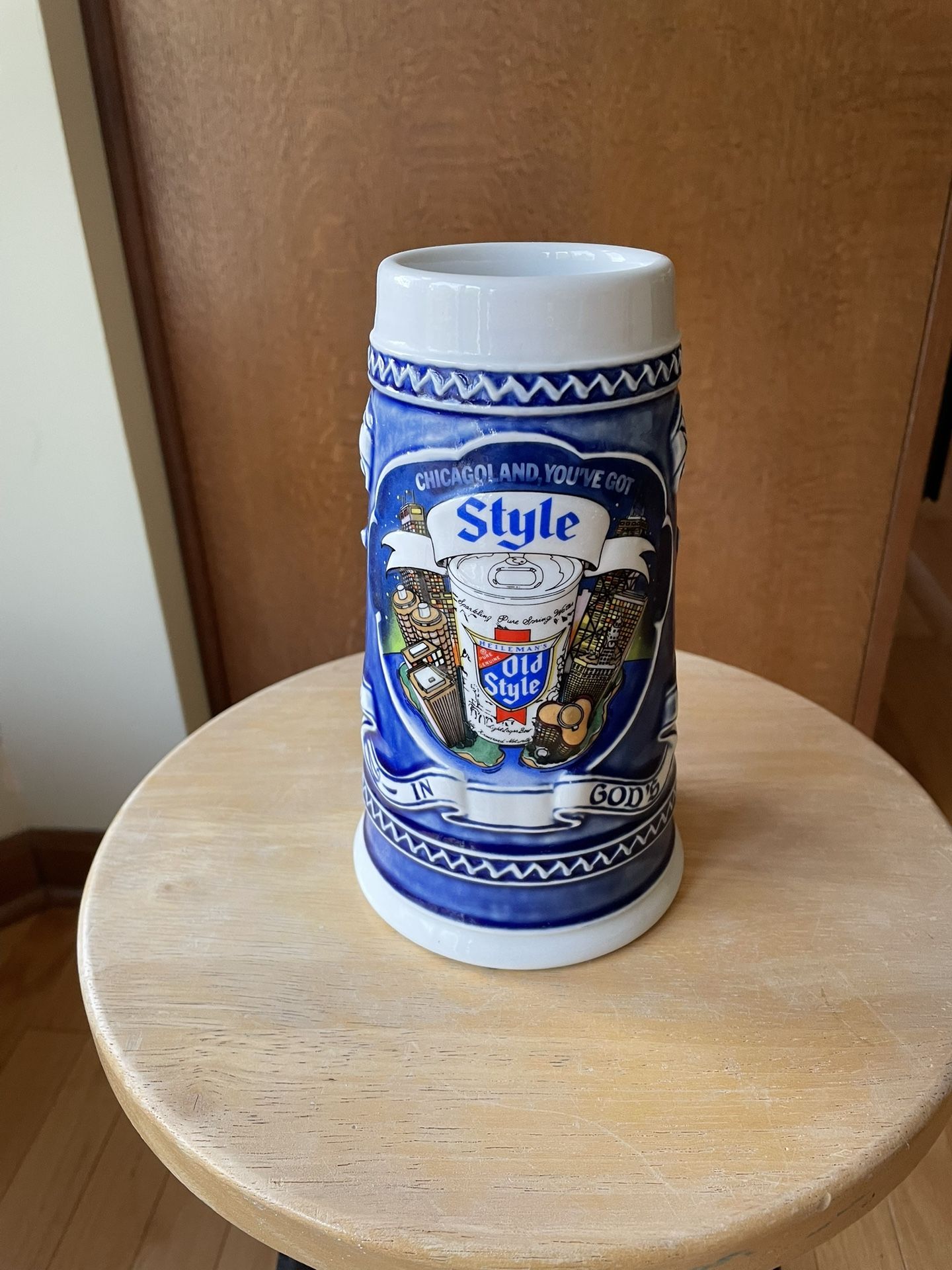 Vintage 1982 Heilemans Old Style Beer Ceramic Mug Beer Stein “Chicagoland, You’ve Got Style” Beer Stein 7.5” # 11857