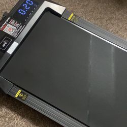 DeerRun walking pad treadmill like new with remote connects  wifi Bluetooth